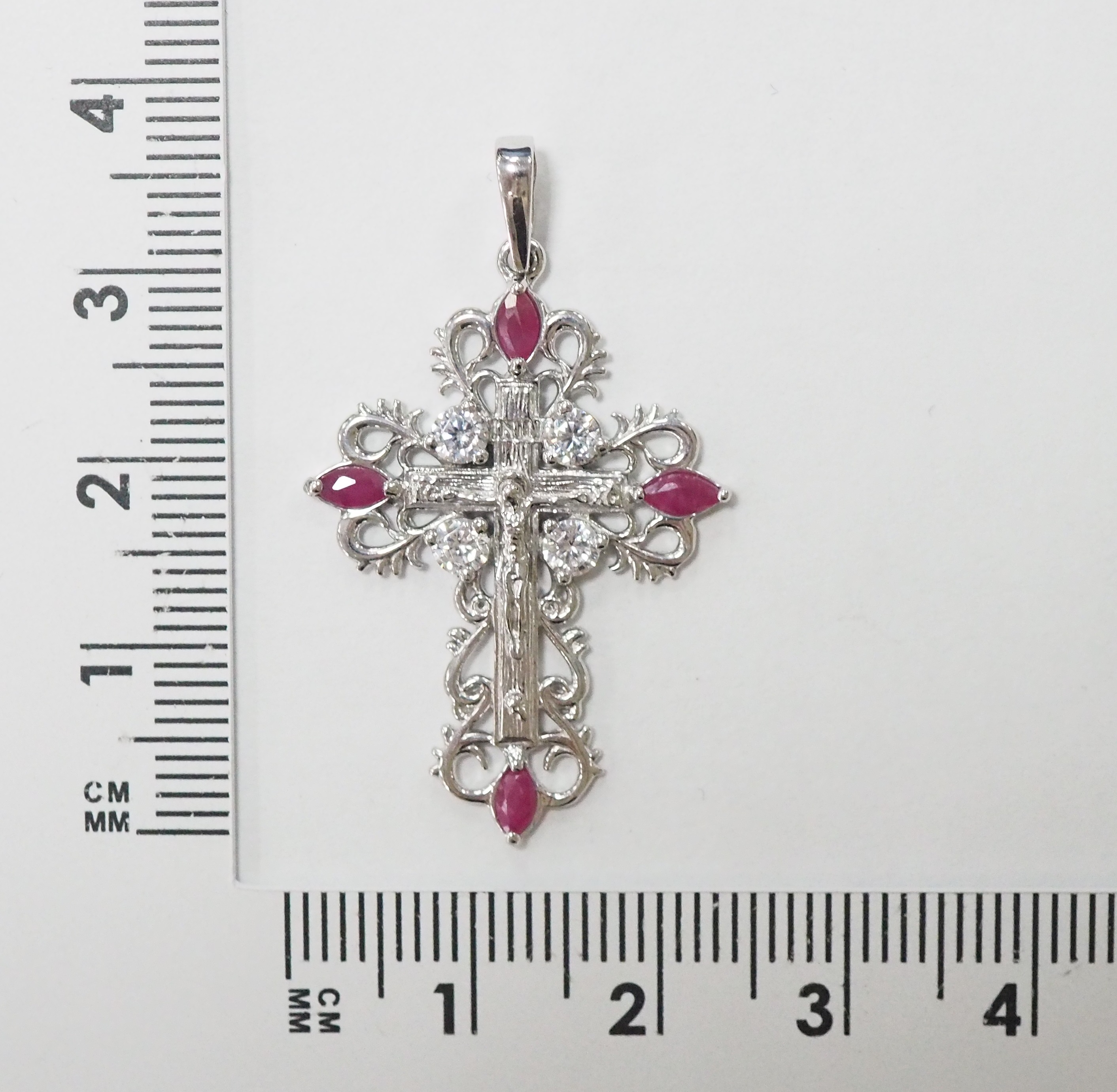 Серебряная подвеска-крест 925 пробы; вставки 4 Рубин нат. 3/Г5 0,361; 4 Фианит бесцв.;